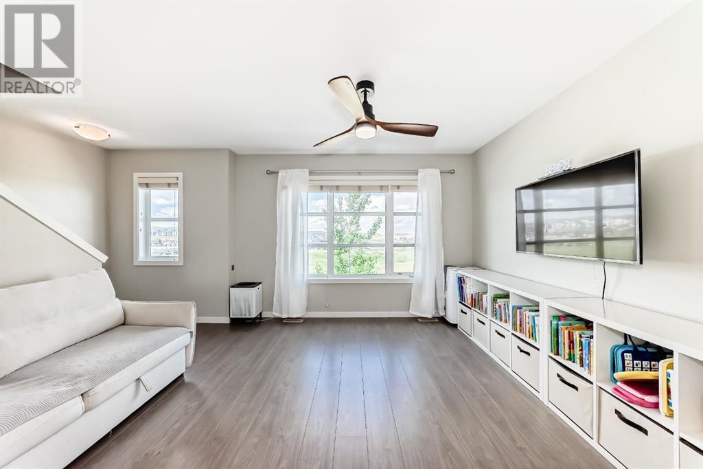 Single Family House for Sale in  Evansridge Park NW Evanston Calgary 