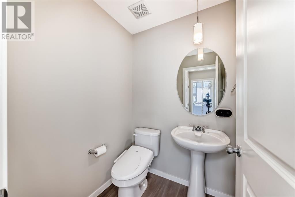 Single Family House for Sale in  Evansridge Park NW Evanston Calgary 