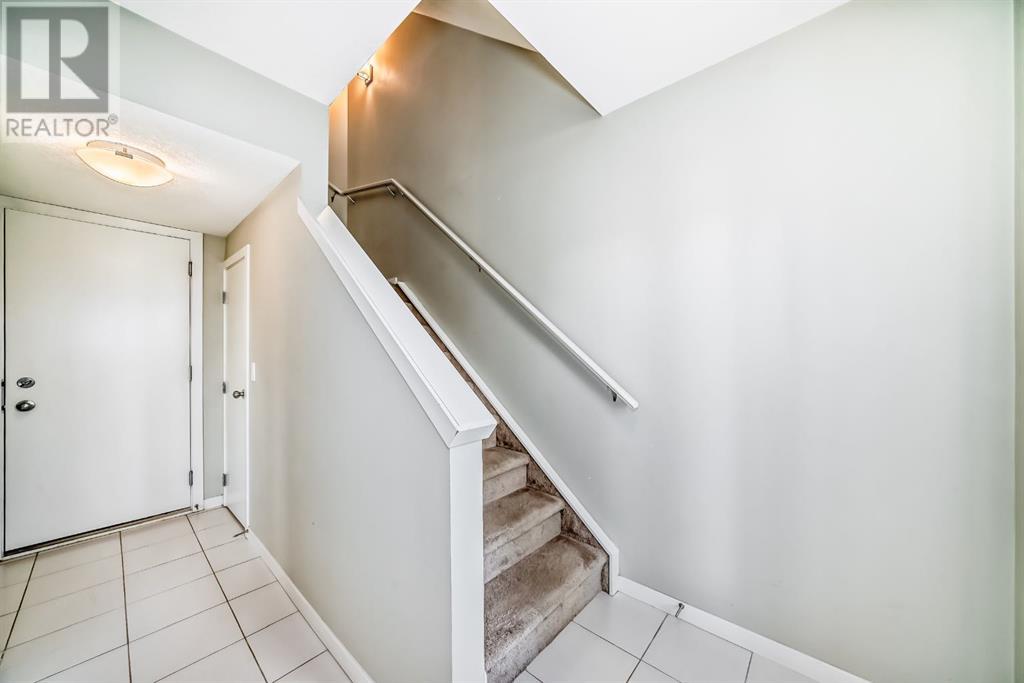Single Family House for Sale in  Evansridge Park NW Evanston Calgary 