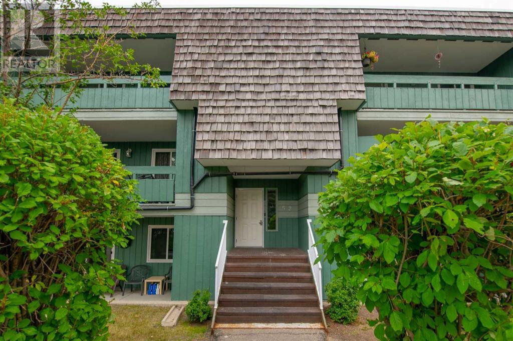 Single Family House for Sale in   Southampton Drive SW Southwood Calgary 