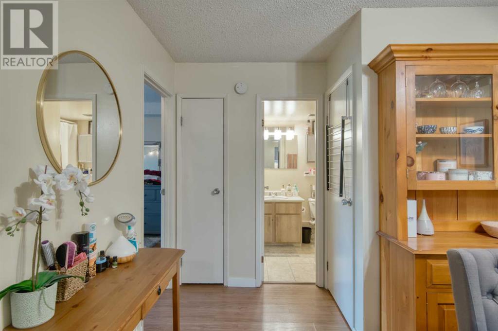 Single Family House for Sale in   Southampton Drive SW Southwood Calgary 