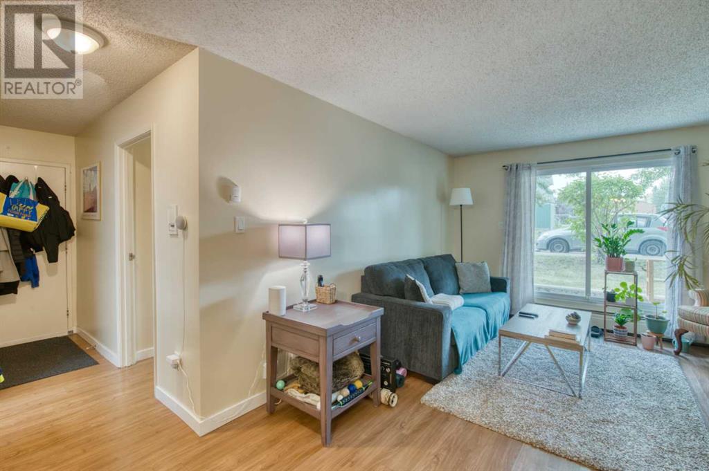 Single Family House for Sale in   Southampton Drive SW Southwood Calgary 