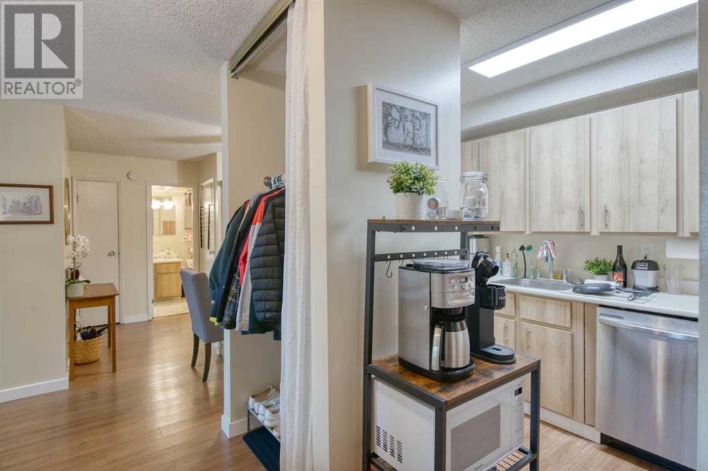 Single Family House for Sale in   Southampton Drive SW Southwood Calgary 