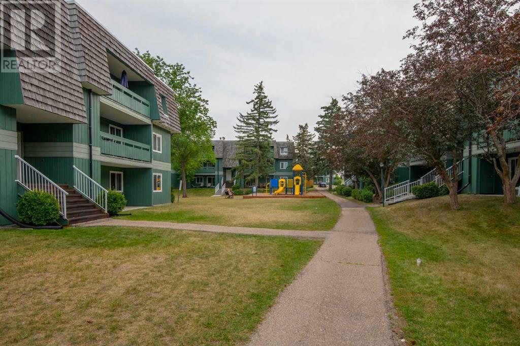 Single Family House for Sale in   Southampton Drive SW Southwood Calgary 