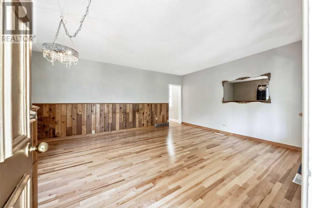 Single Family House Bungalow for Sale in   Avenue NW Capitol Hill Calgary 
