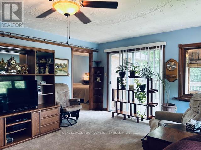 Photo 27 of 41 Pineway Avenue, Georgina ON
