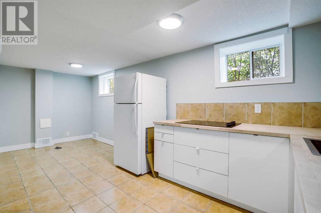 Single Family House Bungalow for Sale in   Avenue NE Winston Heights/Mountview Calgary 