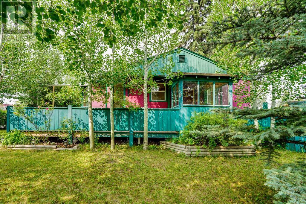 Single Family House Bungalow for Sale in   Avenue NE Winston Heights/Mountview Calgary 