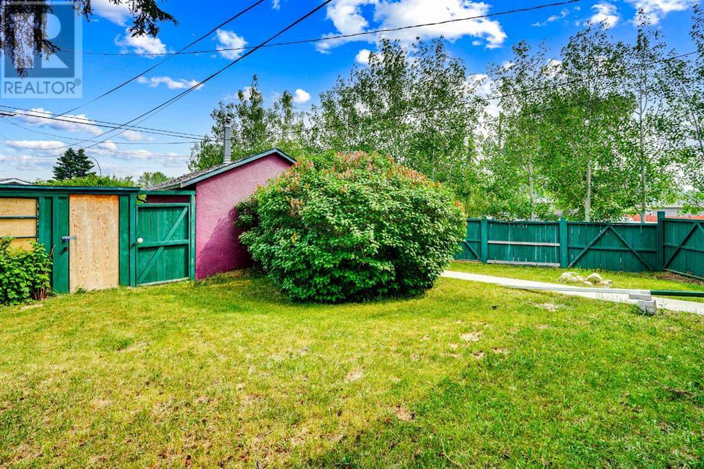 Single Family House Bungalow for Sale in   Avenue NE Winston Heights/Mountview Calgary 