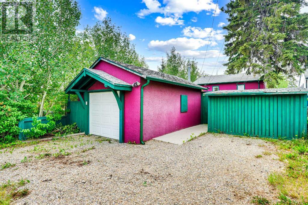 Single Family House Bungalow for Sale in   Avenue NE Winston Heights/Mountview Calgary 