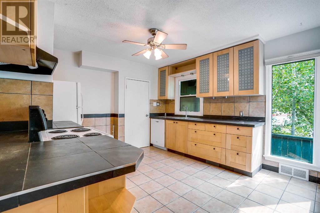 Single Family House Bungalow for Sale in   Avenue NE Winston Heights/Mountview Calgary 