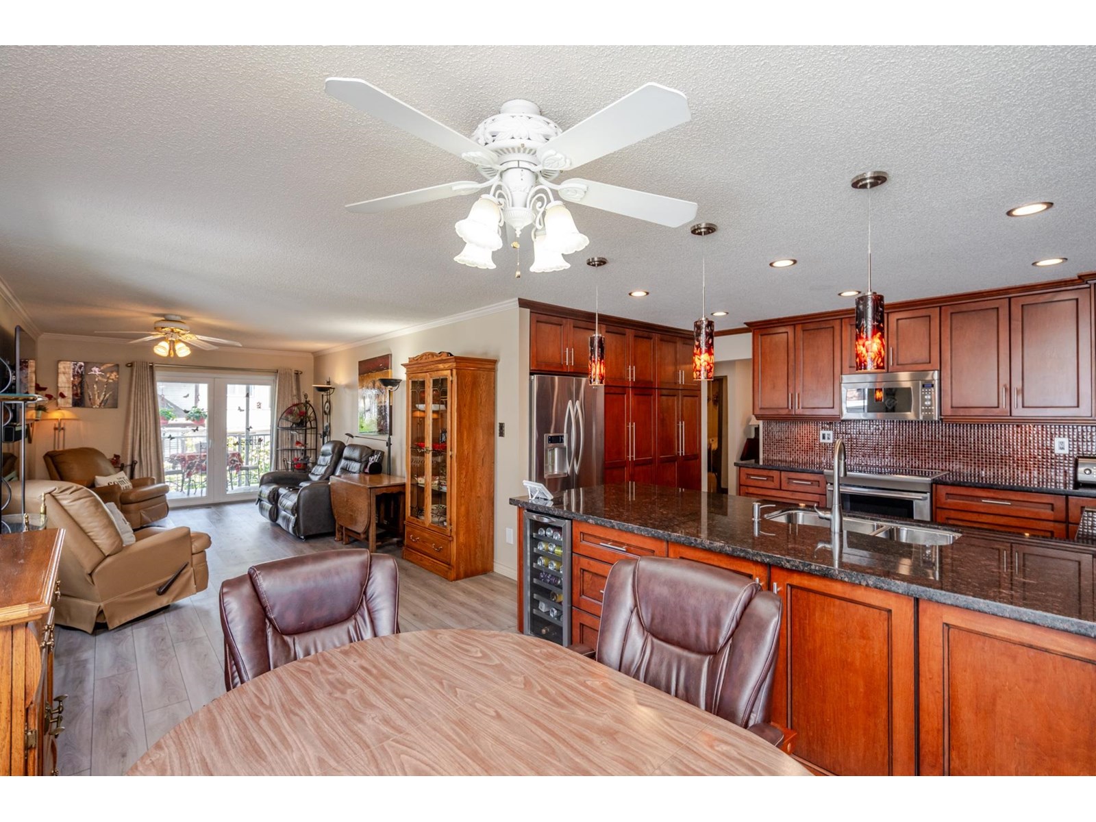 Photo 4 of 9262 213 Street, Langley BC