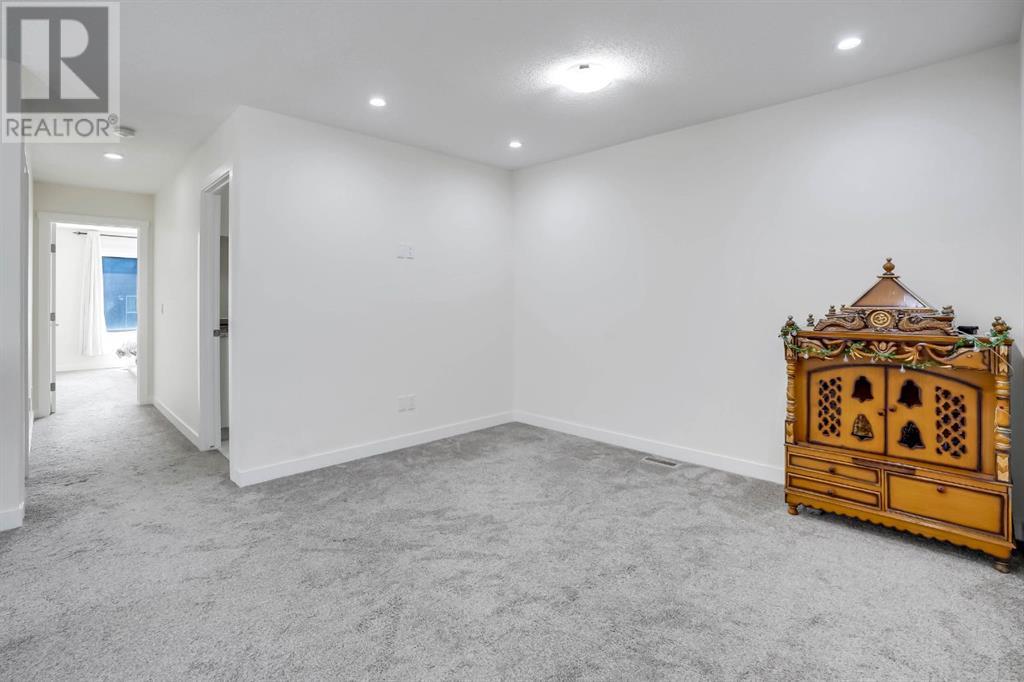 Single Family House for Sale in  Nolanhurst Crescent NW Nolan Hill Calgary 
