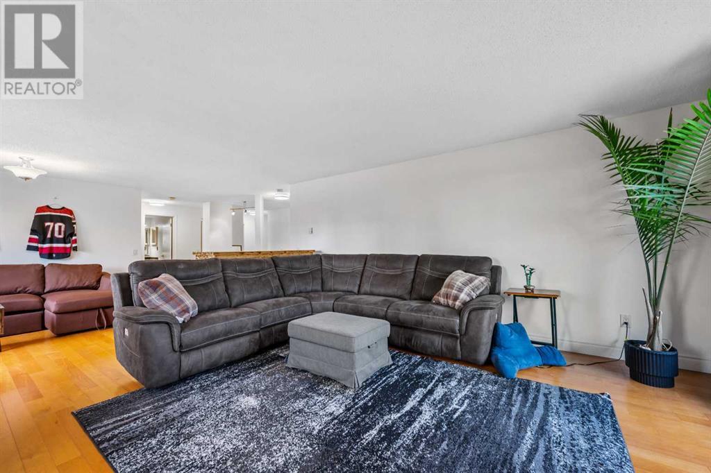 Single Family House for Sale in   Meredith Road NE Crescent Heights Calgary 
