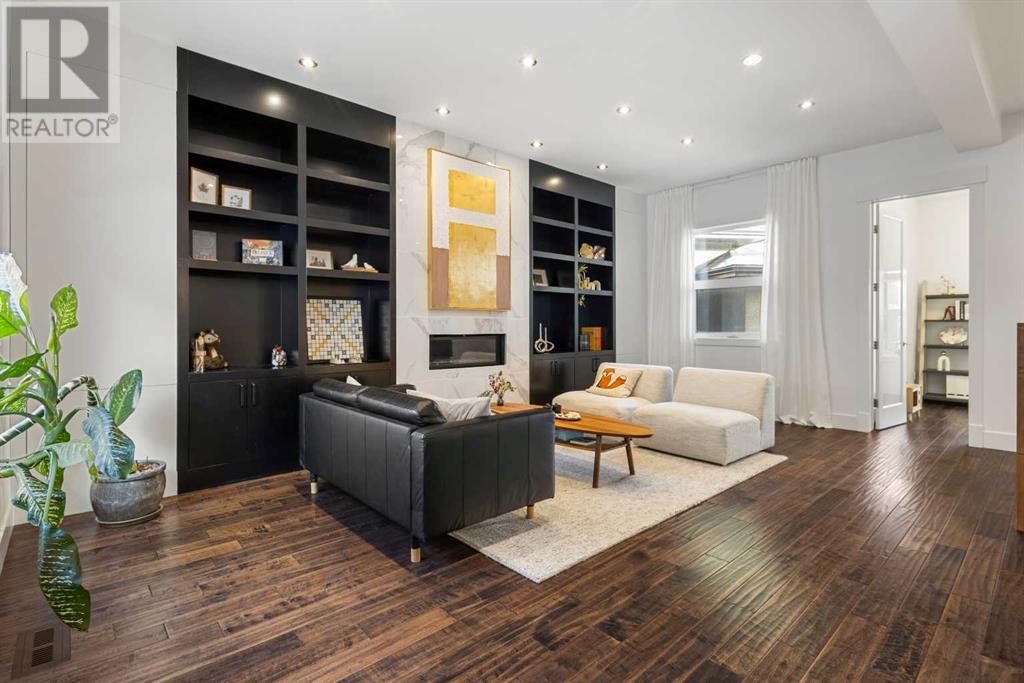 Single Family House for Sale in  Elkton Way SW Springbank Hill Calgary 