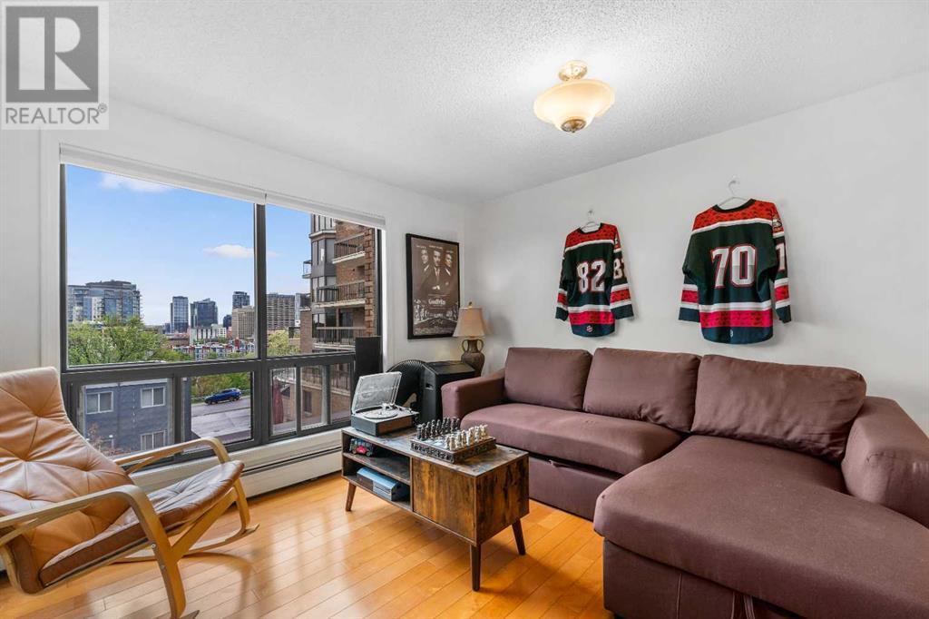 Single Family House for Sale in   Meredith Road NE Crescent Heights Calgary 