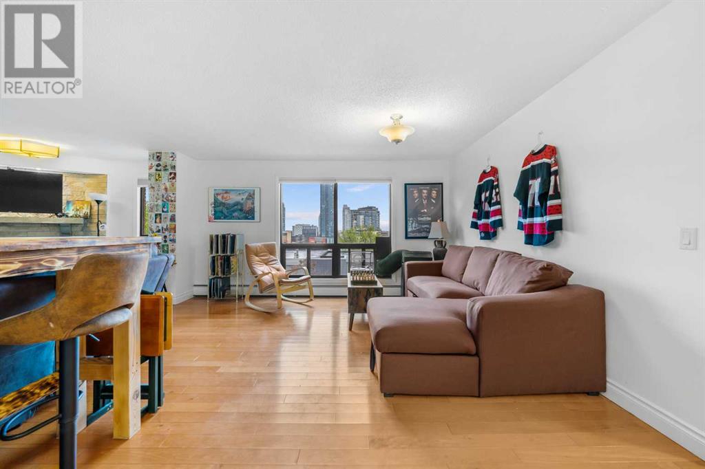 Single Family House for Sale in   Meredith Road NE Crescent Heights Calgary 