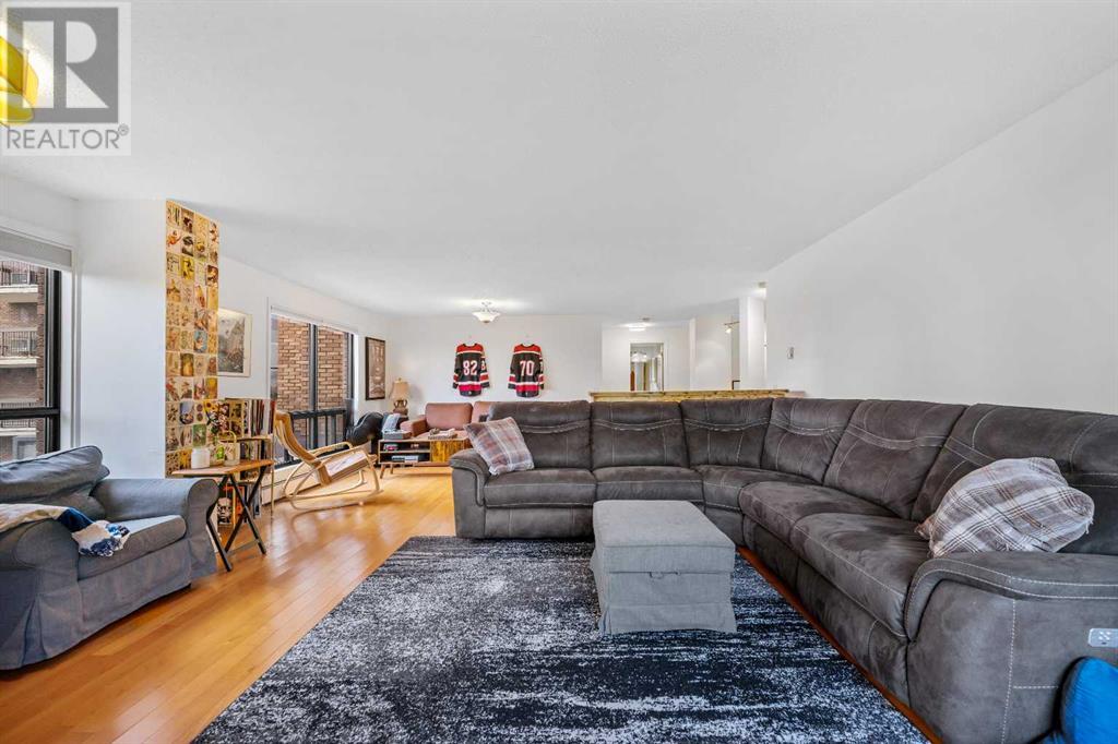 Single Family House for Sale in   Meredith Road NE Crescent Heights Calgary 