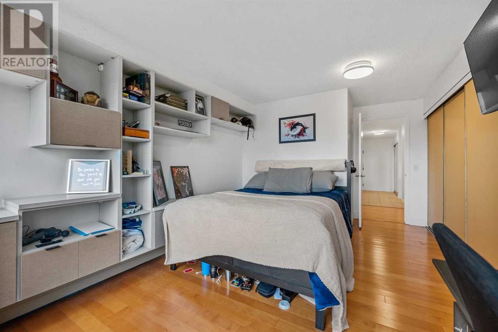 Single Family House for Sale in   Meredith Road NE Crescent Heights Calgary 