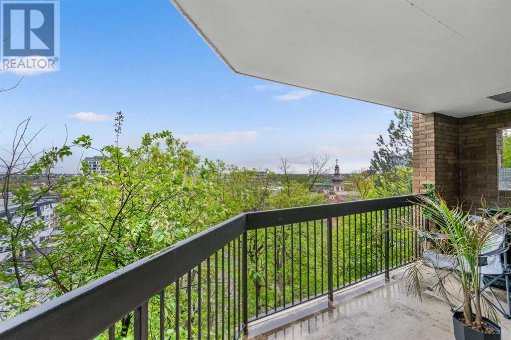Single Family House for Sale in   Meredith Road NE Crescent Heights Calgary 