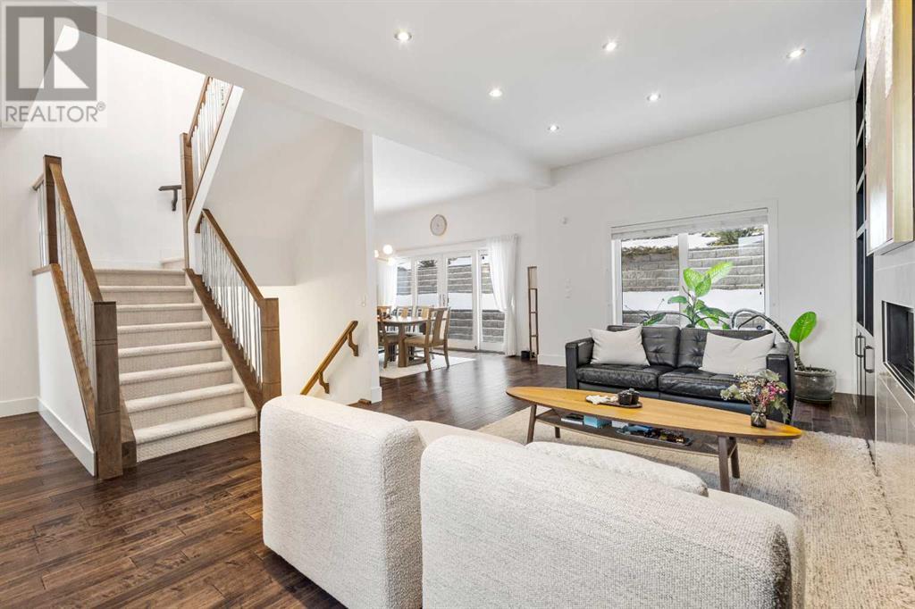 Single Family House for Sale in  Elkton Way SW Springbank Hill Calgary 