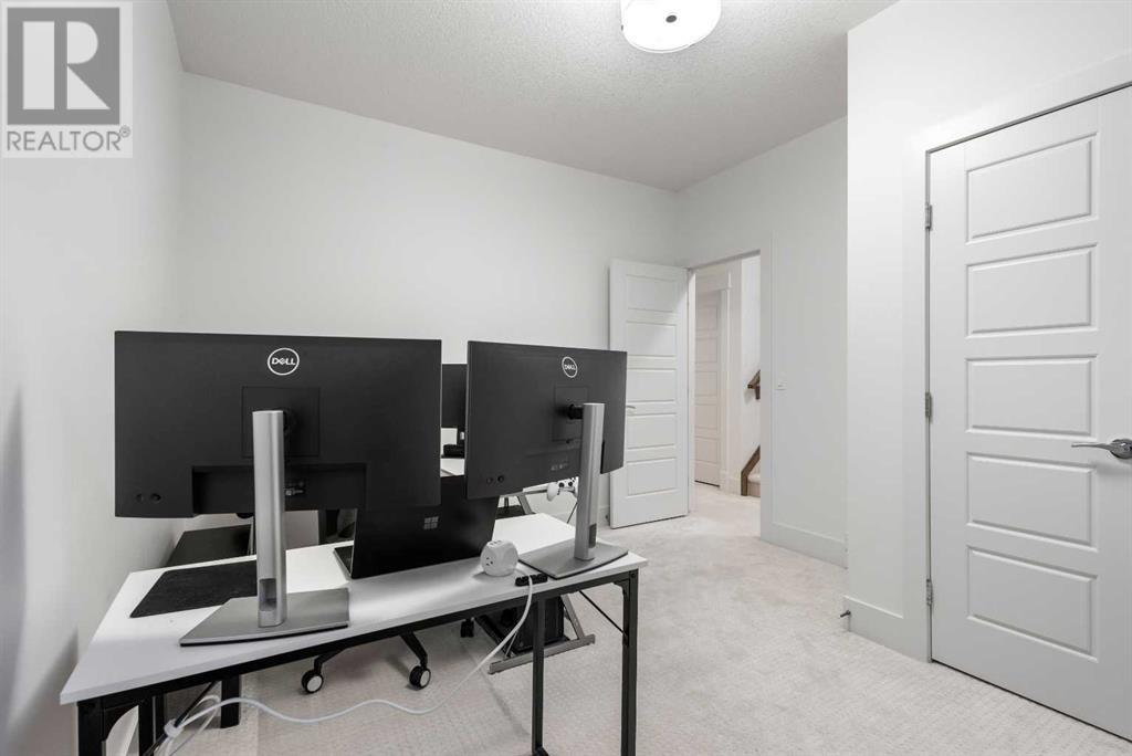 Single Family House for Sale in  Elkton Way SW Springbank Hill Calgary 