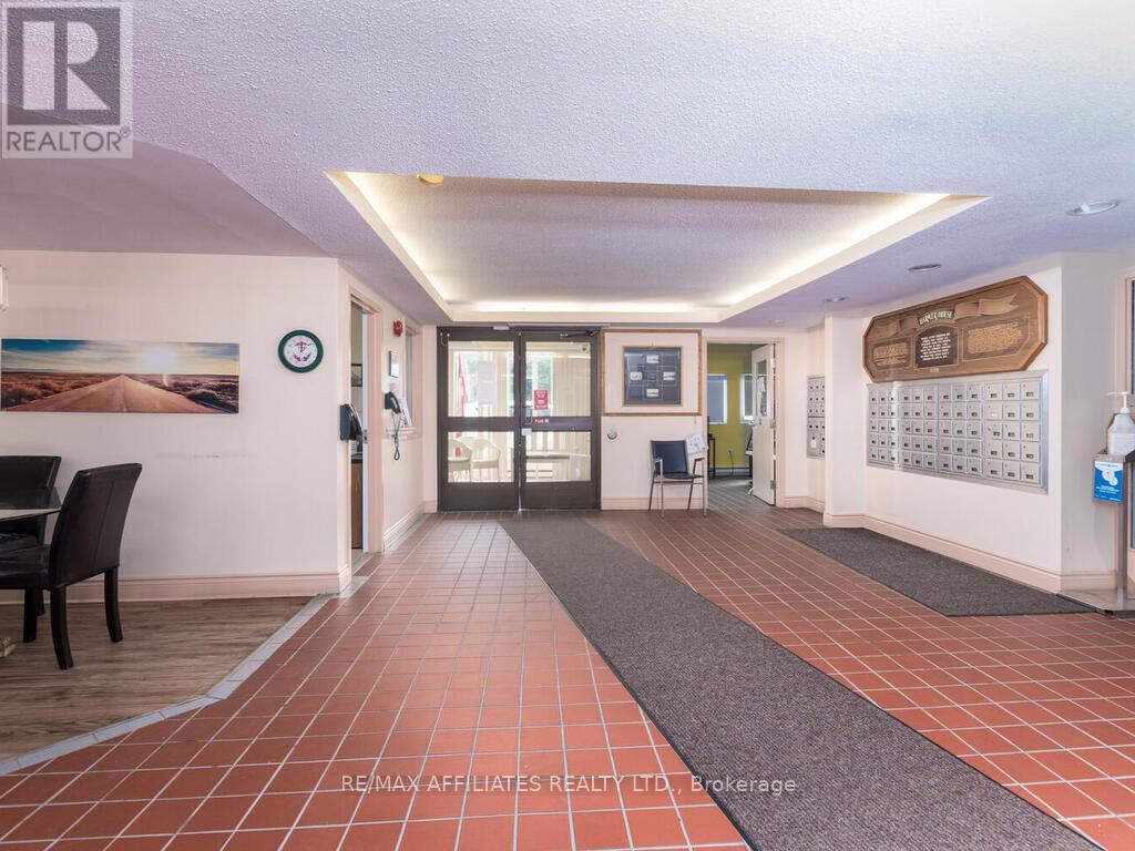 Bright lobby with Cafe & On site Maintenance Mgr.