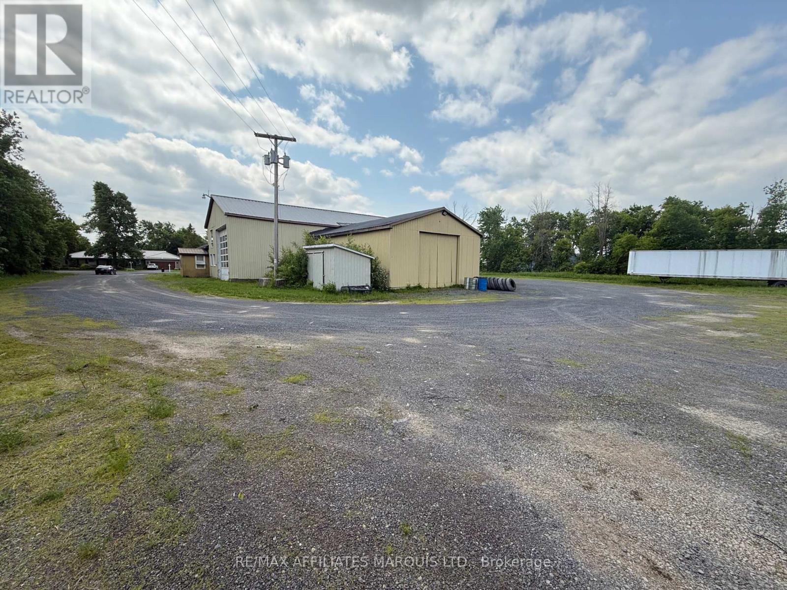 Photo 4 of 17295 Valade Road, South Stormont ON
