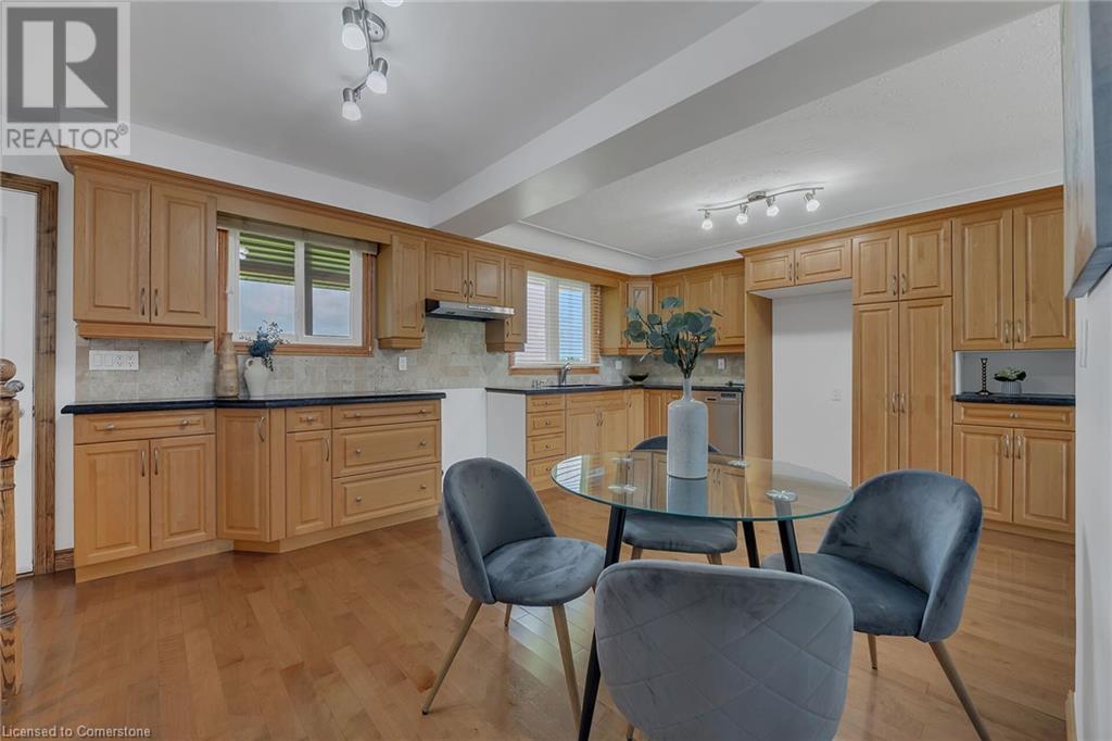 Photo 11 of 617 Eighth Road E, Stoney Creek ON