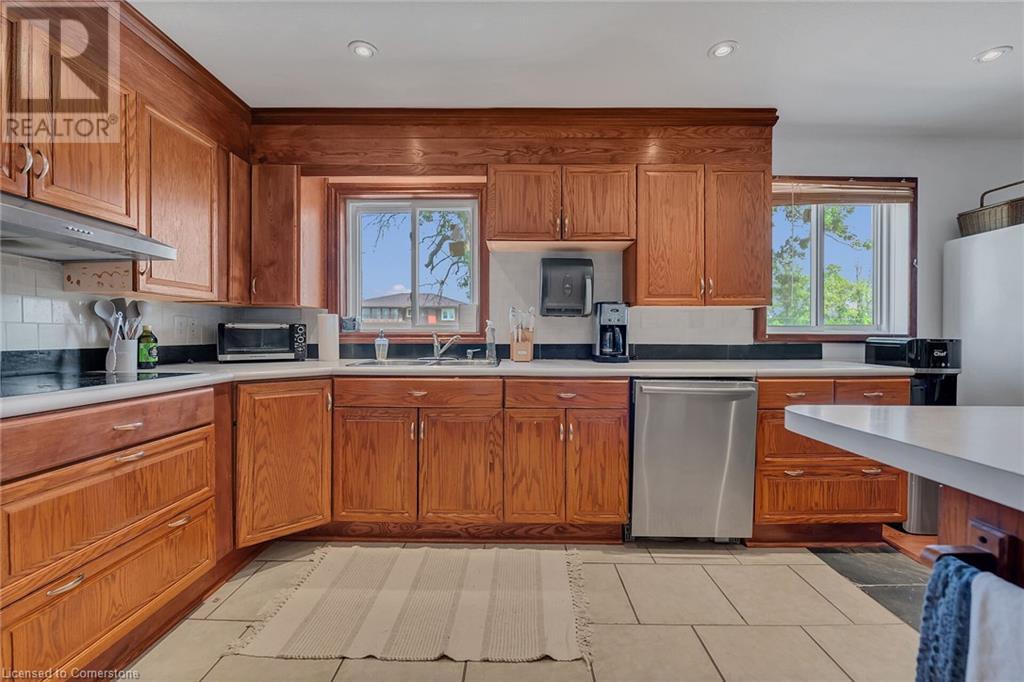 Photo 27 of 617 Eighth Road E, Stoney Creek ON