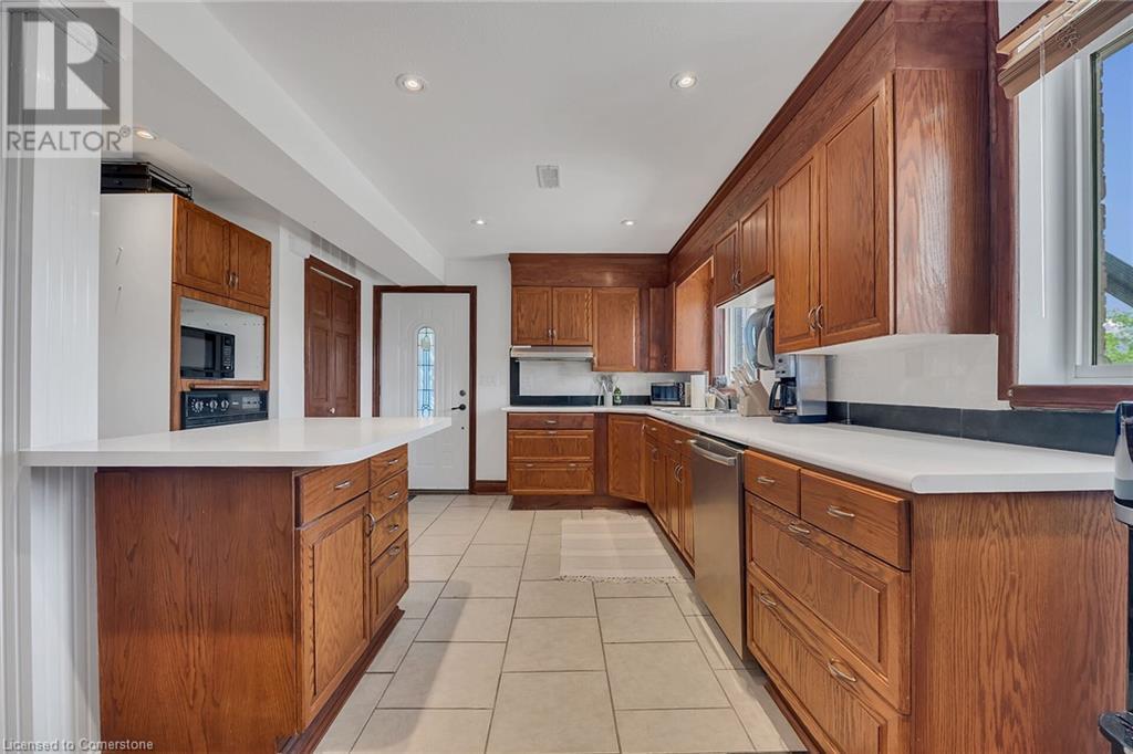 Photo 28 of 617 Eighth Road E, Stoney Creek ON