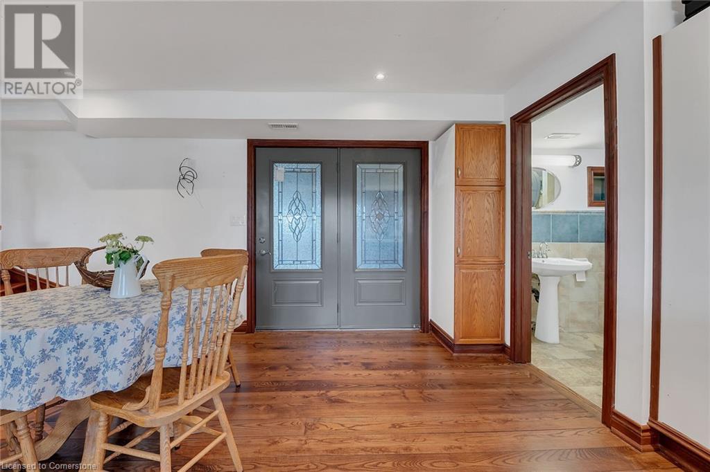 Photo 32 of 617 Eighth Road E, Stoney Creek ON