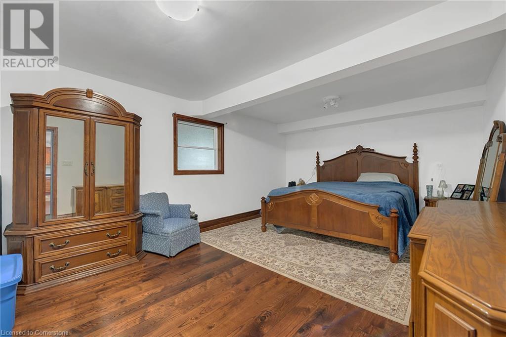 Photo 33 of 617 Eighth Road E, Stoney Creek ON