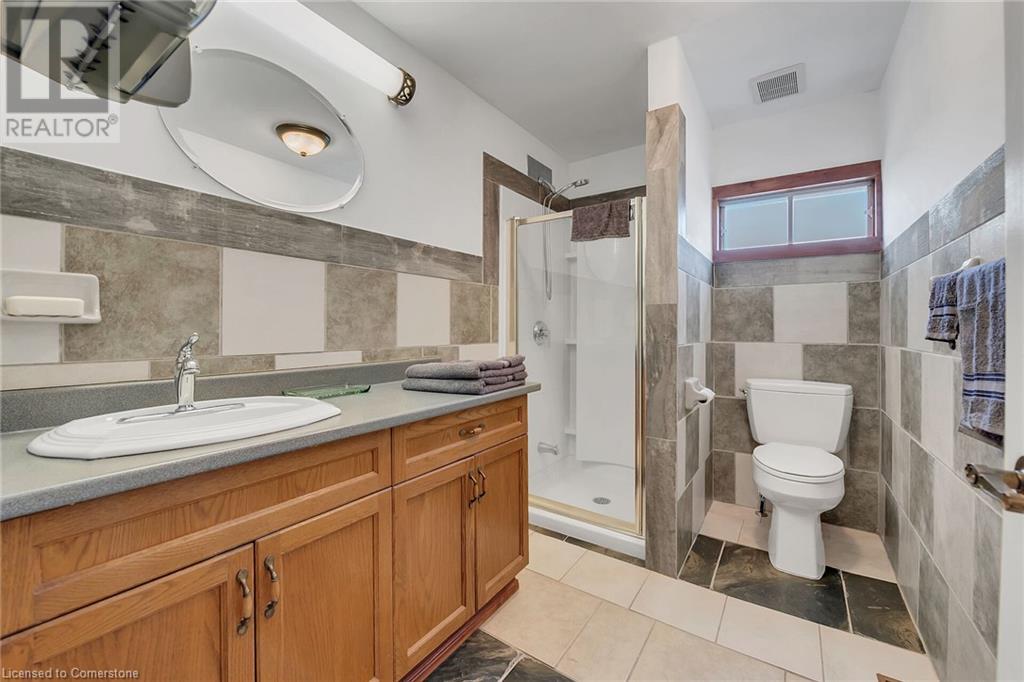 Photo 37 of 617 Eighth Road E, Stoney Creek ON