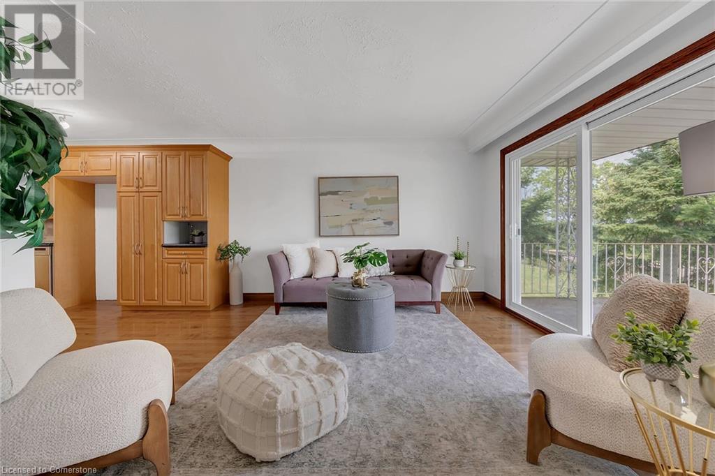 Photo 6 of 617 Eighth Road E, Stoney Creek ON