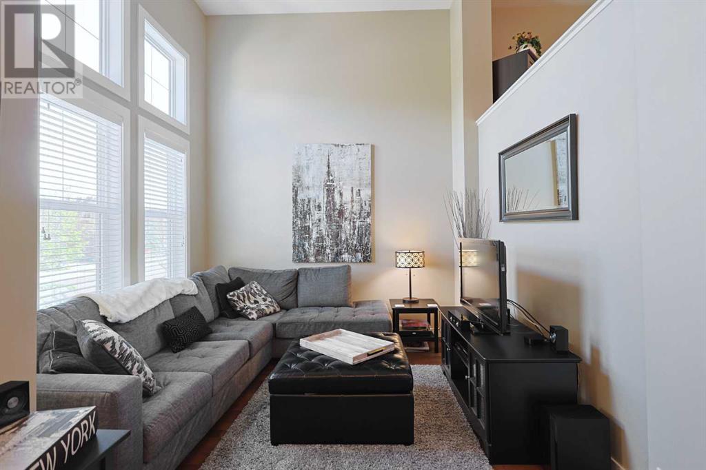 Single Family House 4 Level for Sale in  Evanston Square NW Evanston Calgary 
