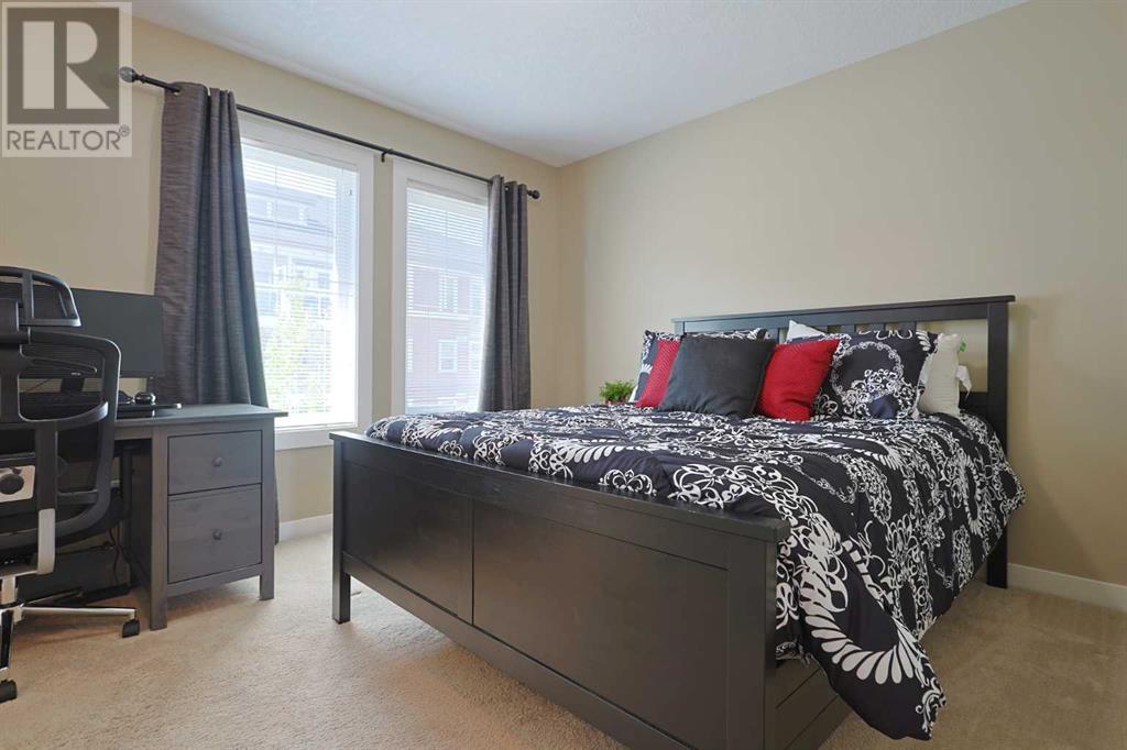 Single Family House 4 Level for Sale in  Evanston Square NW Evanston Calgary 