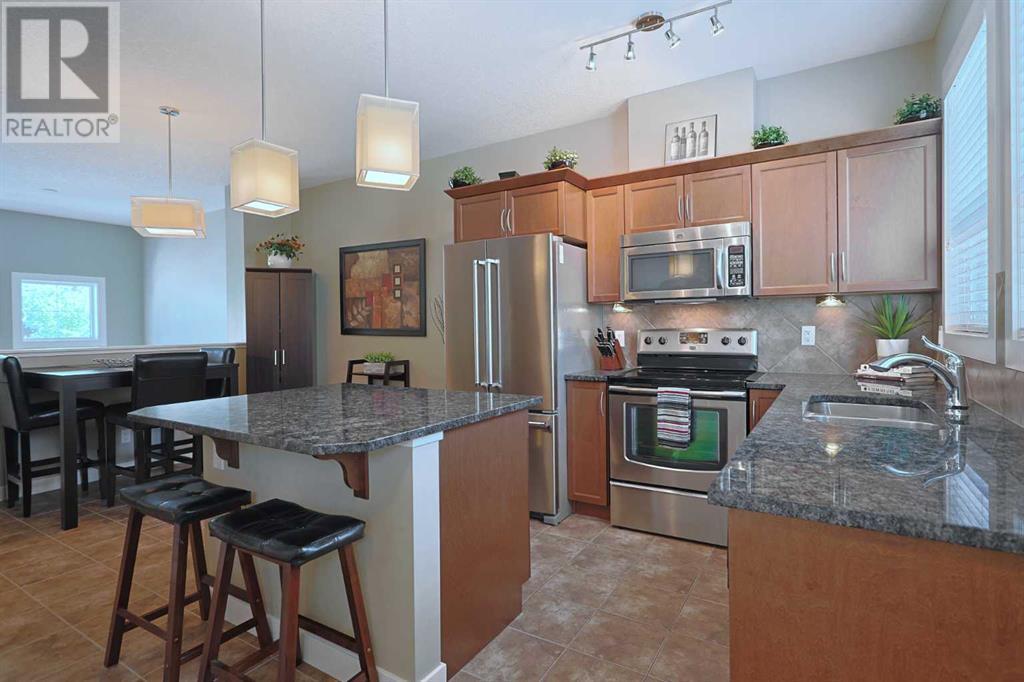 Single Family House 4 Level for Sale in  Evanston Square NW Evanston Calgary 