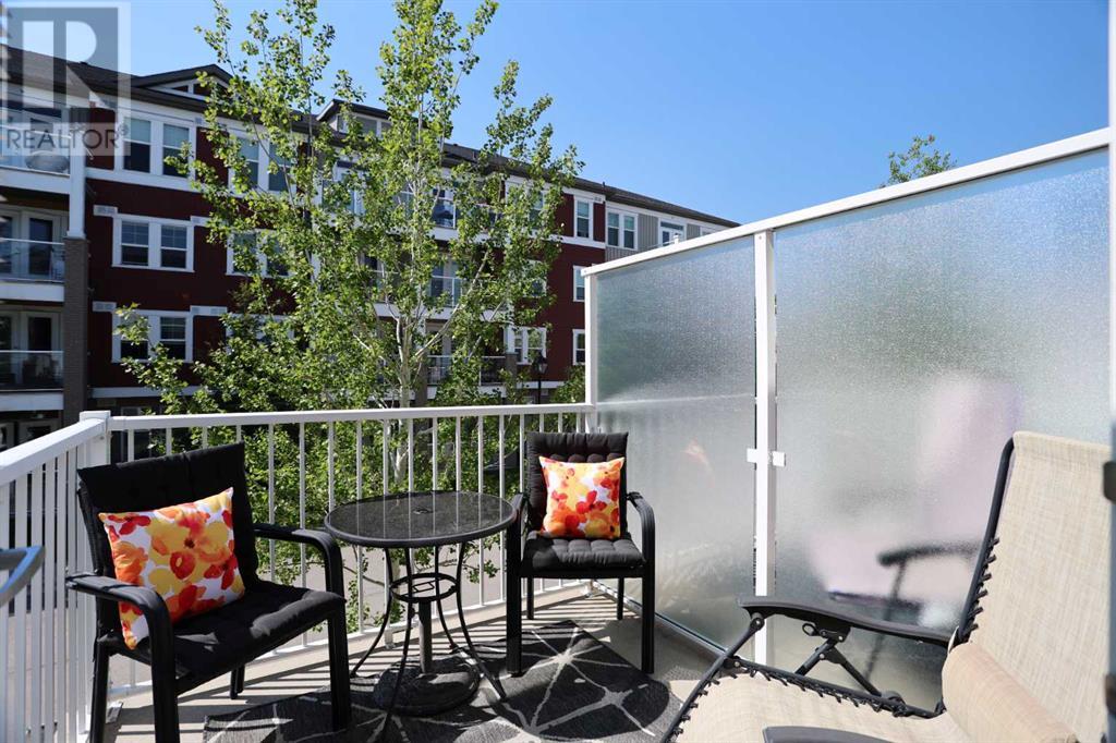 Single Family House 4 Level for Sale in  Evanston Square NW Evanston Calgary 
