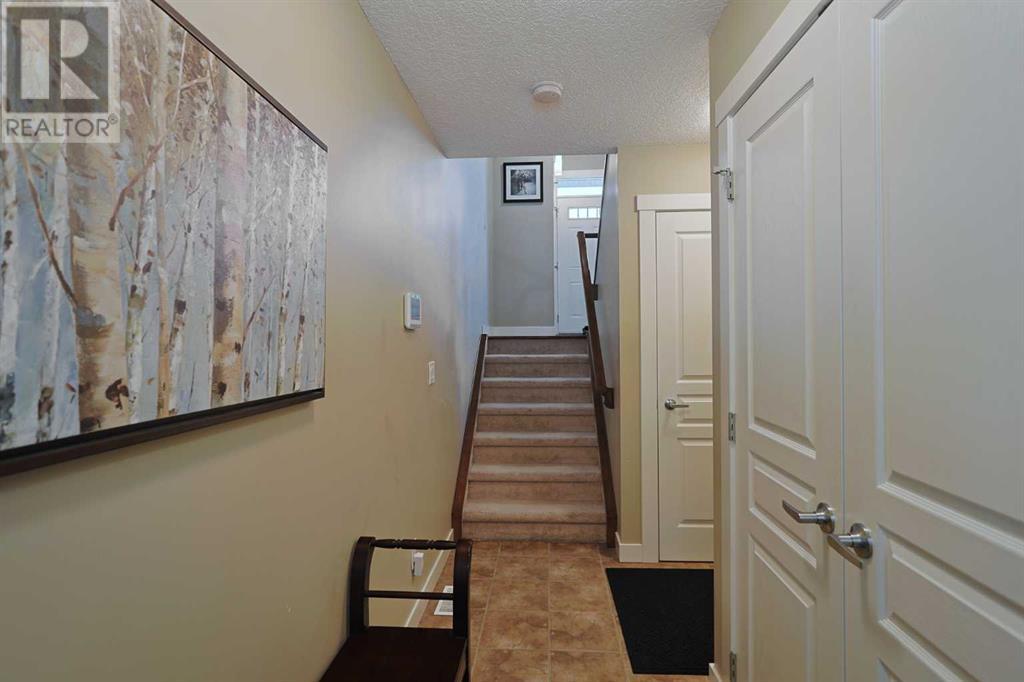 Single Family House 4 Level for Sale in  Evanston Square NW Evanston Calgary 