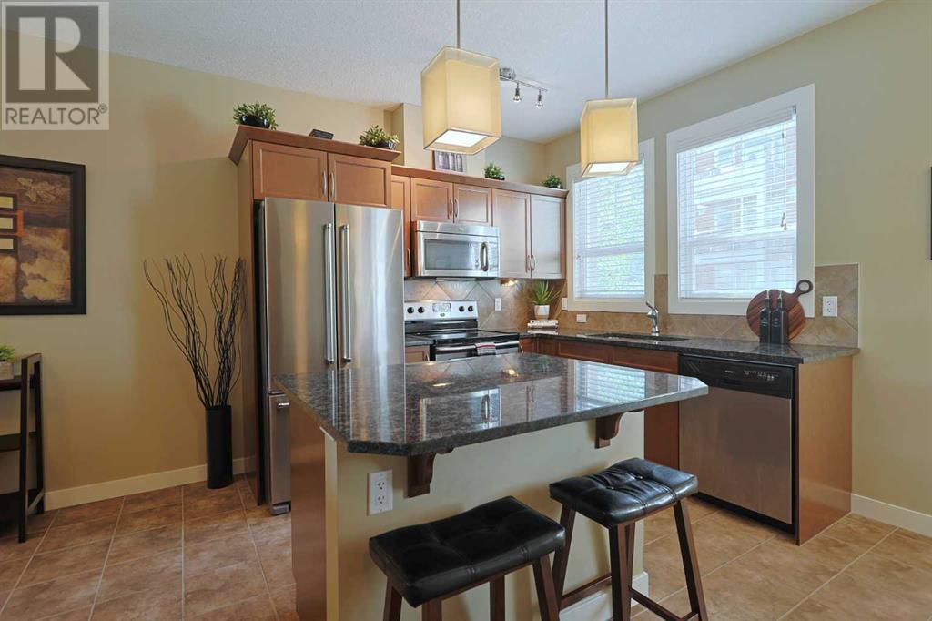 Single Family House 4 Level for Sale in  Evanston Square NW Evanston Calgary 