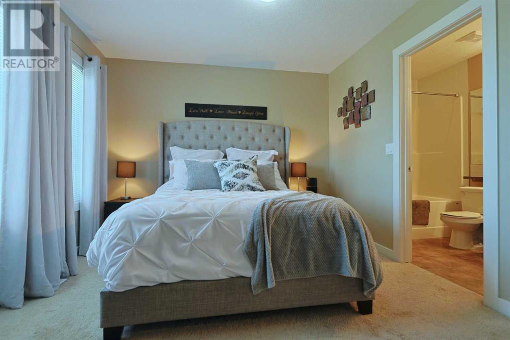 Single Family House 4 Level for Sale in  Evanston Square NW Evanston Calgary 