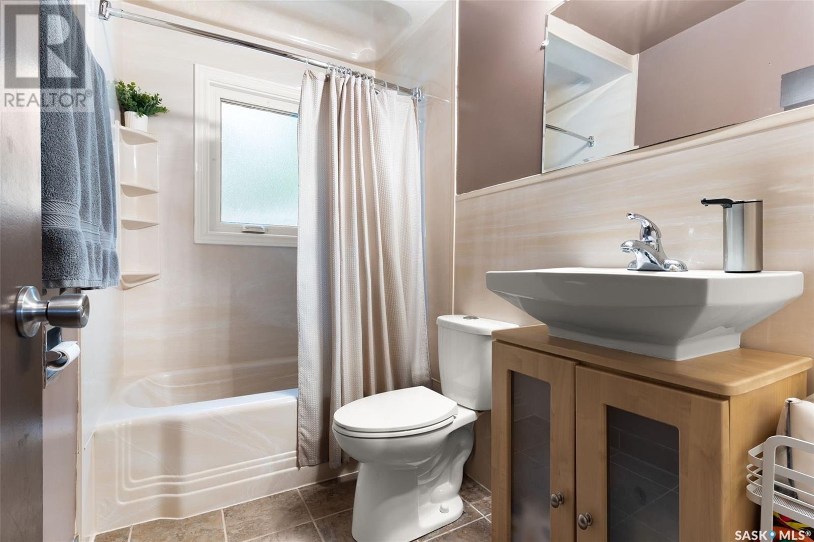Single Family House Bungalow for Sale in  ROYAL STREET Regina 