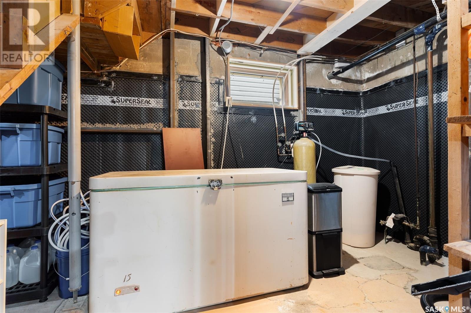 Single Family House Bungalow for Sale in  ROYAL STREET Regina 