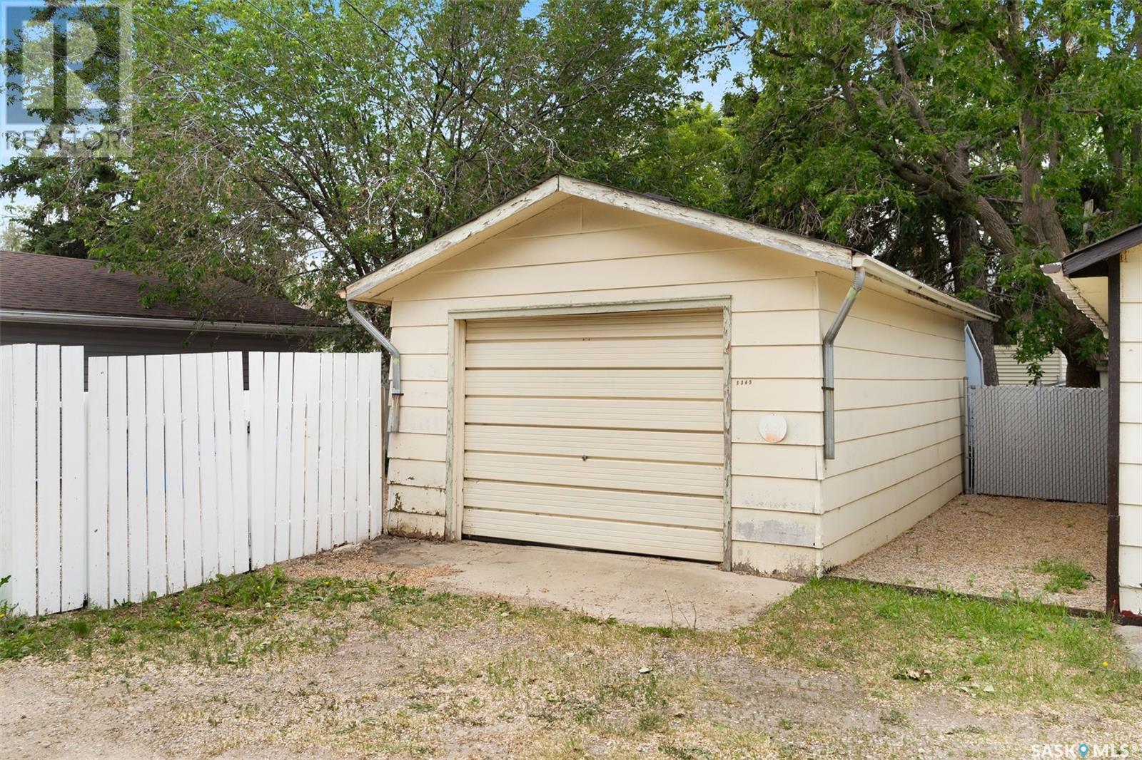 Single Family House Bungalow for Sale in  ROYAL STREET Regina 