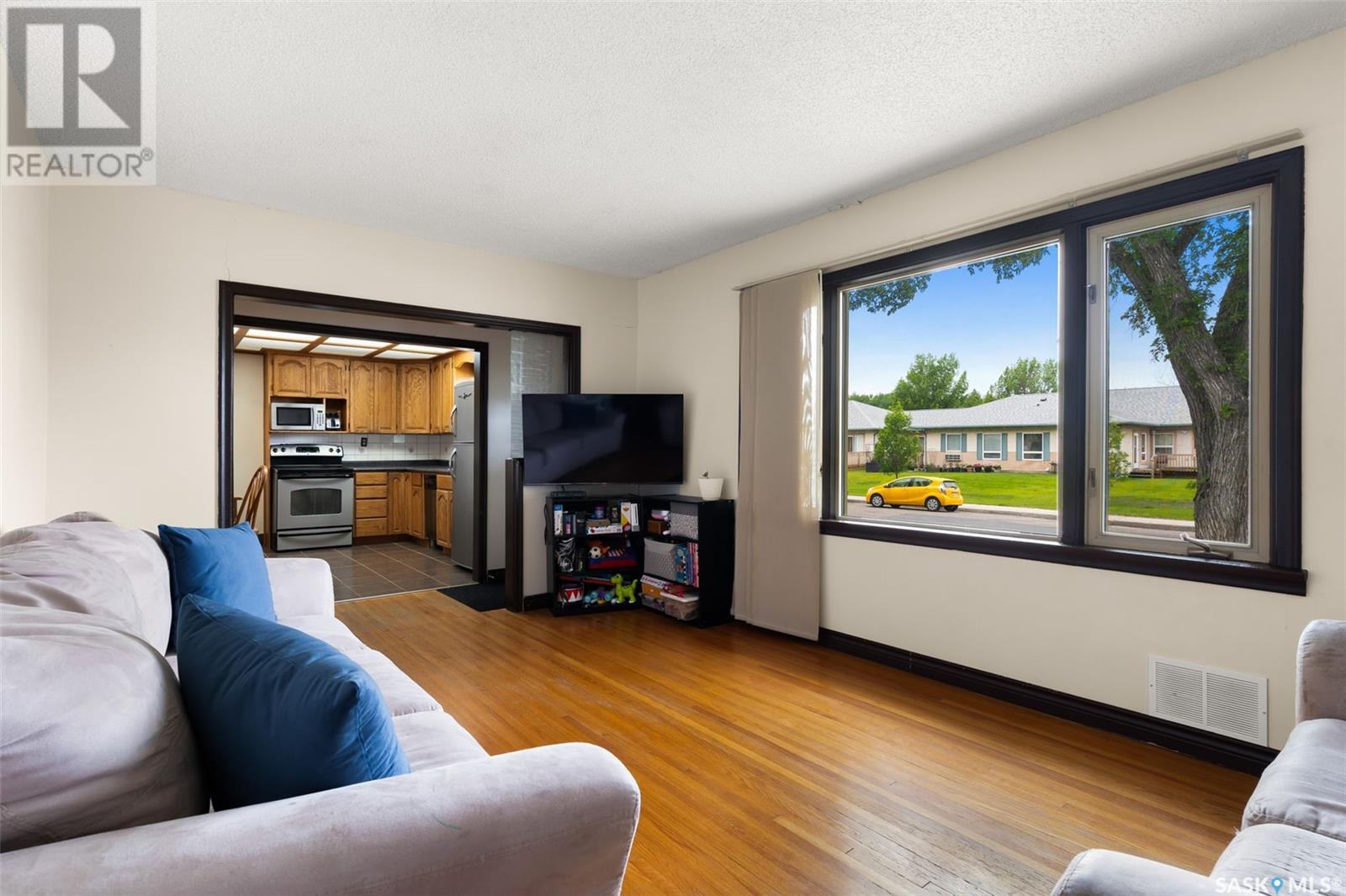 Single Family House Bungalow for Sale in  ROYAL STREET Regina 