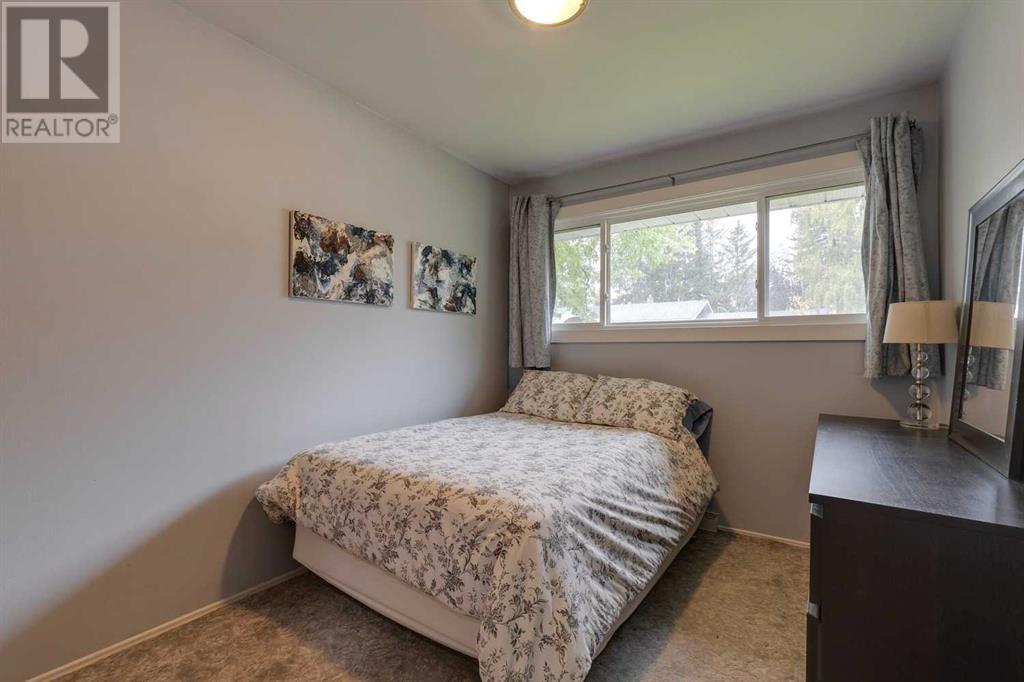 Single Family House Bungalow for Sale in  Wimbledon Crescent SW Wildwood Calgary 