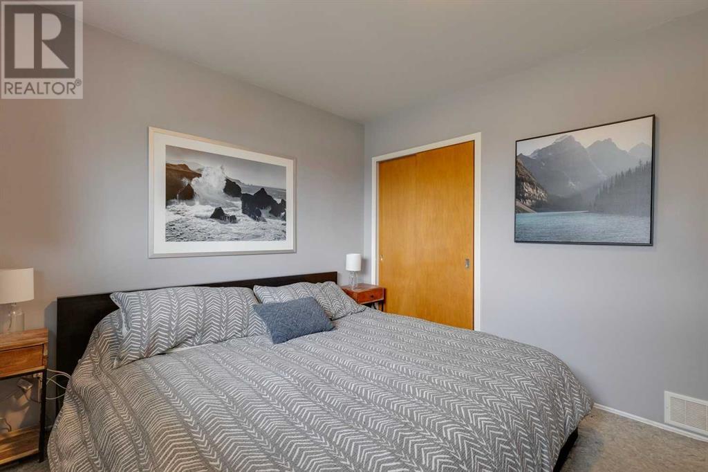 Single Family House Bungalow for Sale in  Wimbledon Crescent SW Wildwood Calgary 