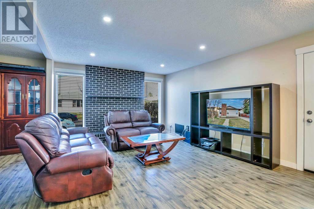 Single Family House Bungalow for Sale in  Whitman Place NE Whitehorn Calgary 