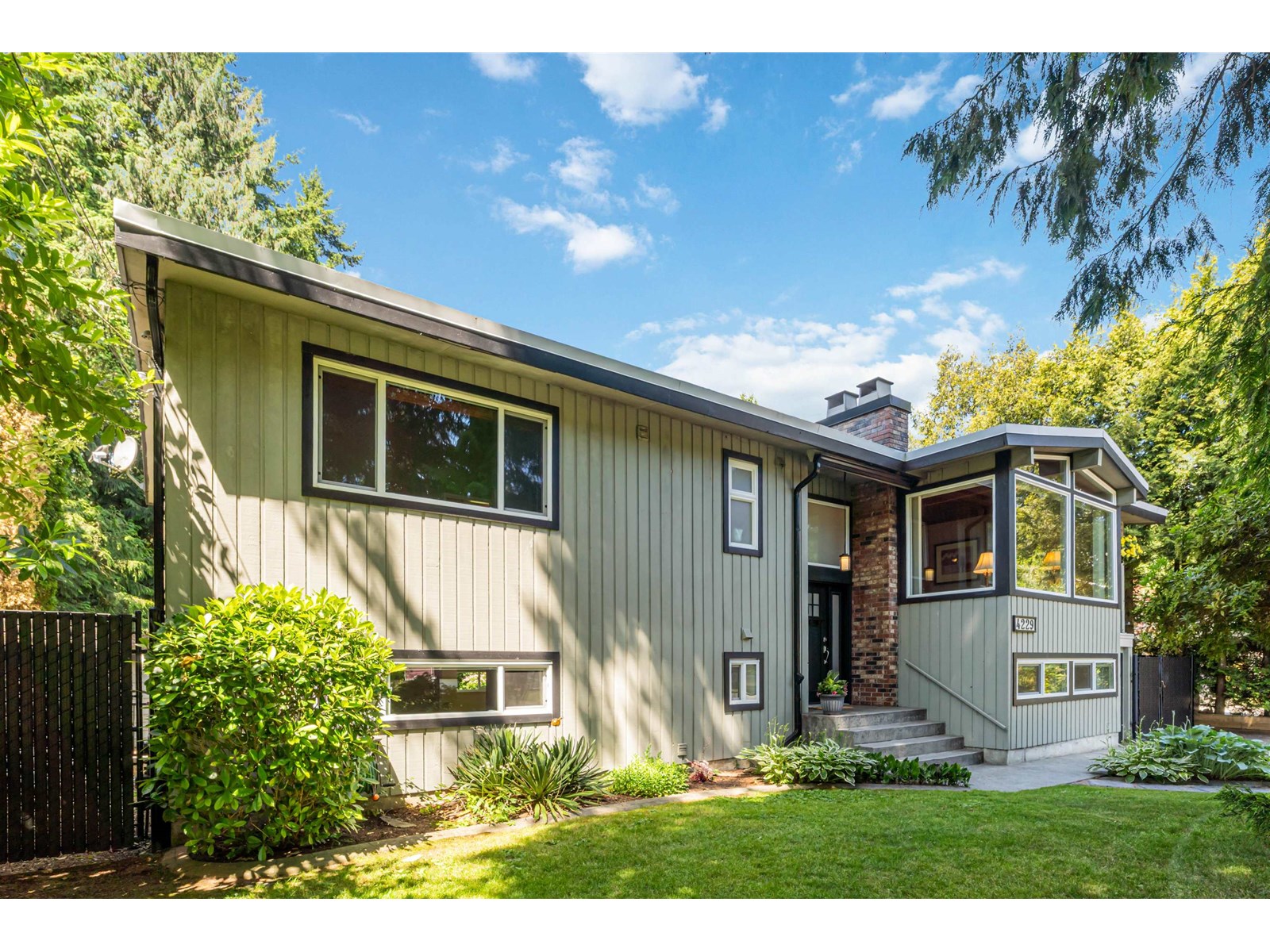 Photo 4 of 4229 196 B Street, Langley BC